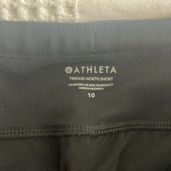 Athleta Trekkie North Shorts - Picture 3 of 3